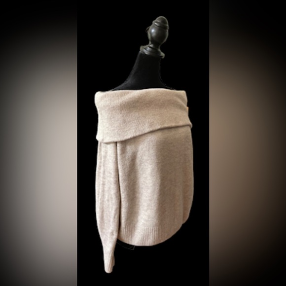 H&M: Sweater - Picture 9 of 17